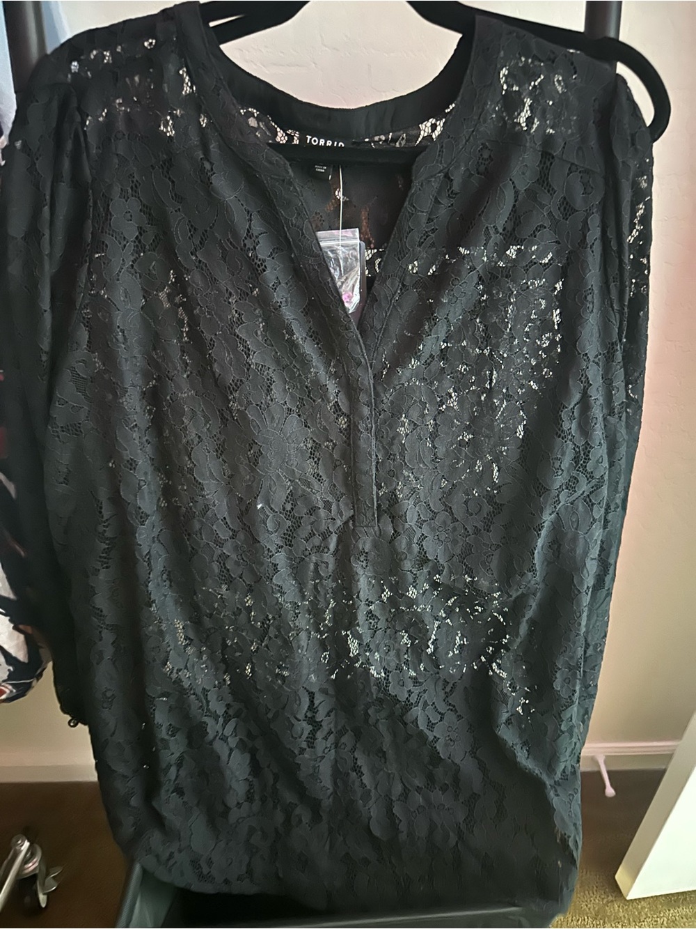 Torrid BLACK HARPER LACE PULLOVER LONG SLEEVE BLOUSE Size 2 NWT